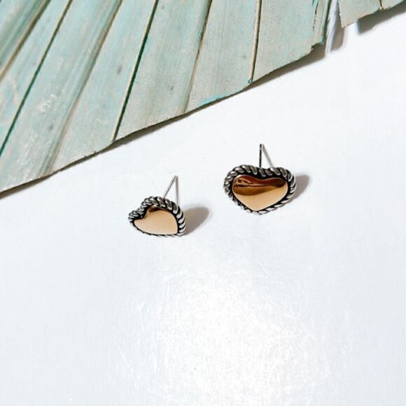 Minimalist heart stud earrings #261 - Picture 2 of 4